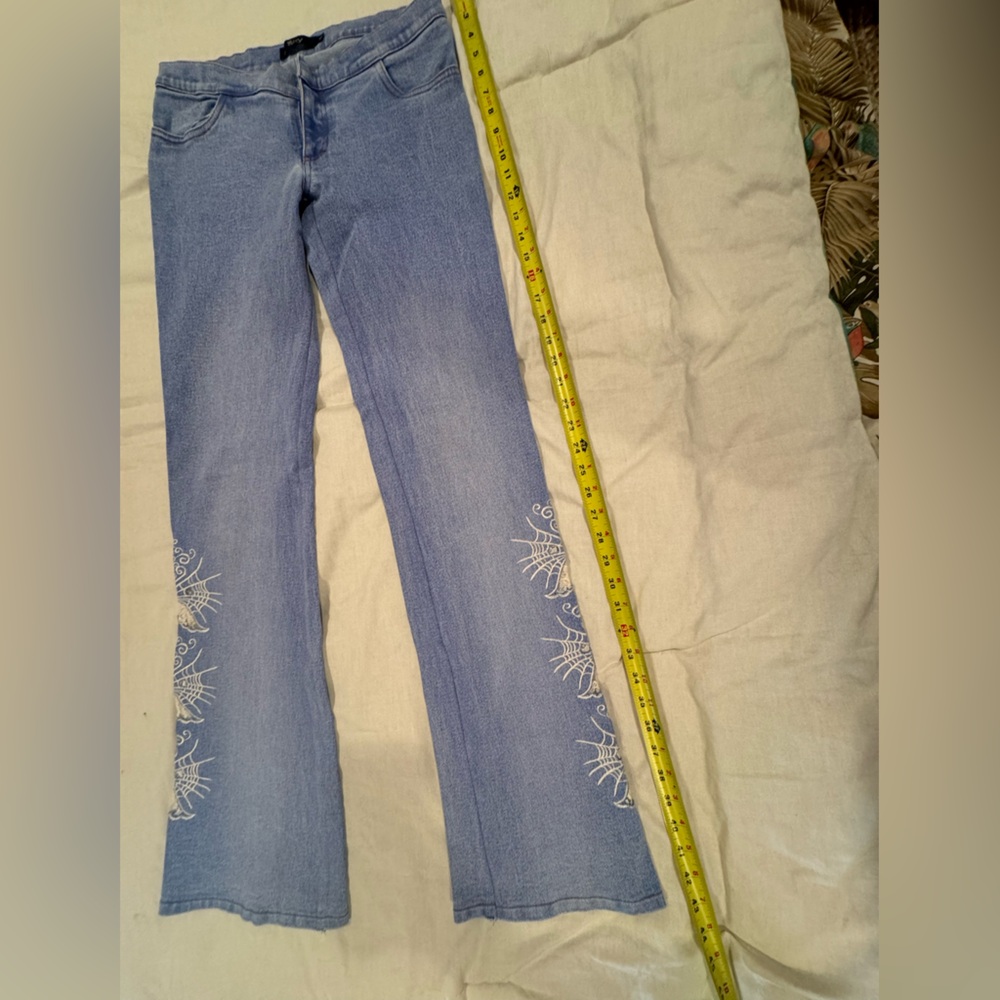 NWOT Sky blue jeans size 6 w/ embroidery lace inserts